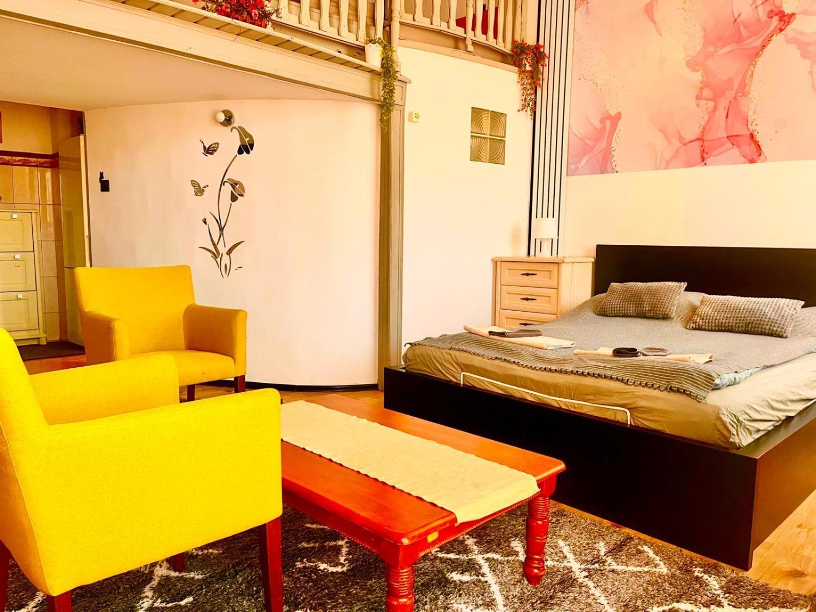 Kalvaria With Balcony, Free Parking And Ac Budapest Bagian luar foto